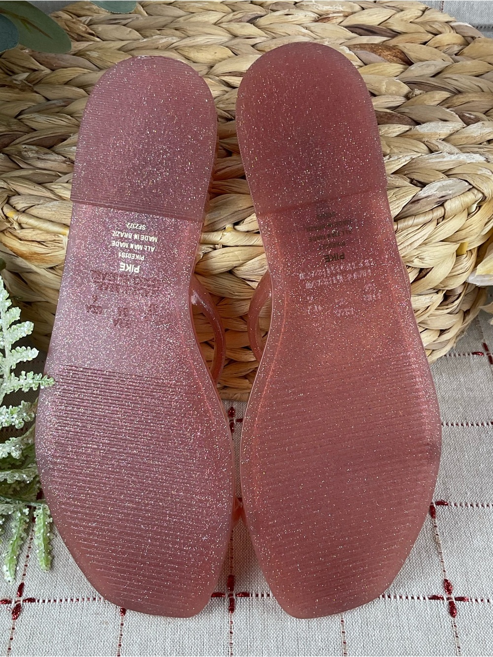 Set of 2 Steve Madden “PIKE” Jelly Flip Flop Sandals Size 6 Pink & Silver New - Picture 3 of 5